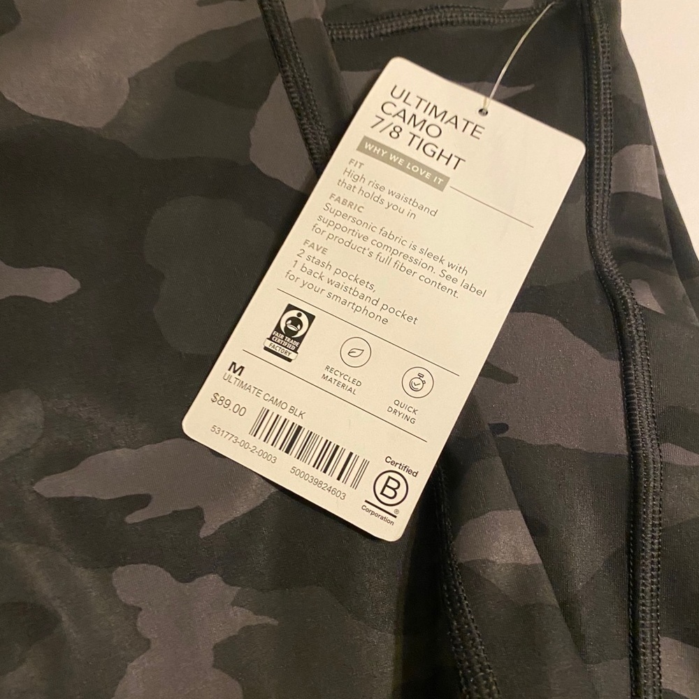 Athleta Ultimate Black Camo 7/8 Tight - Picture 12 of 14